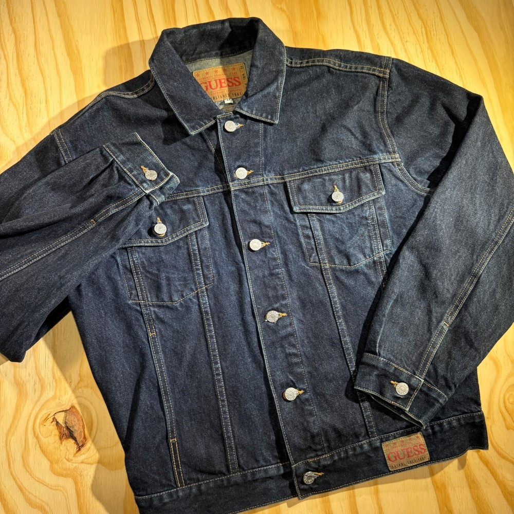 GUESS Men's Vintage Denim Trucker Jacket Dark Wash Classic Blue Jeans Size M